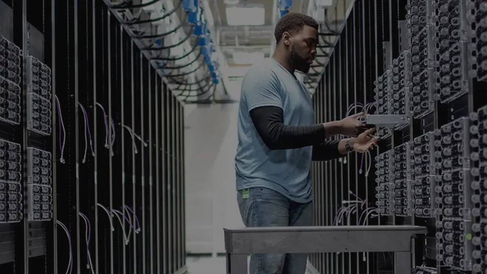 &bull; Windows Server 2019 دی 1404