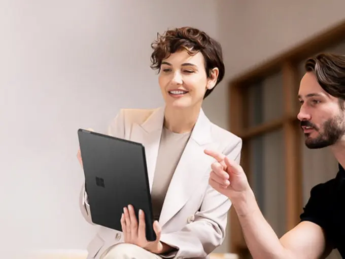 &bull; Microsoft Surface دی 1404