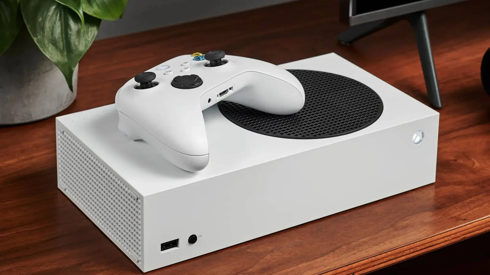 &bull; راهنمای جامع خرید کنسول و لوازم جانبی Xbox: انتخاب هوشمند برای تجربه‌ای بهتر مرداد 1405