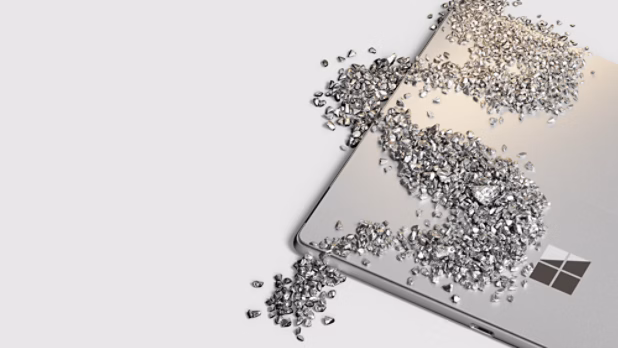 &bull; Microsoft Surface دی 1404