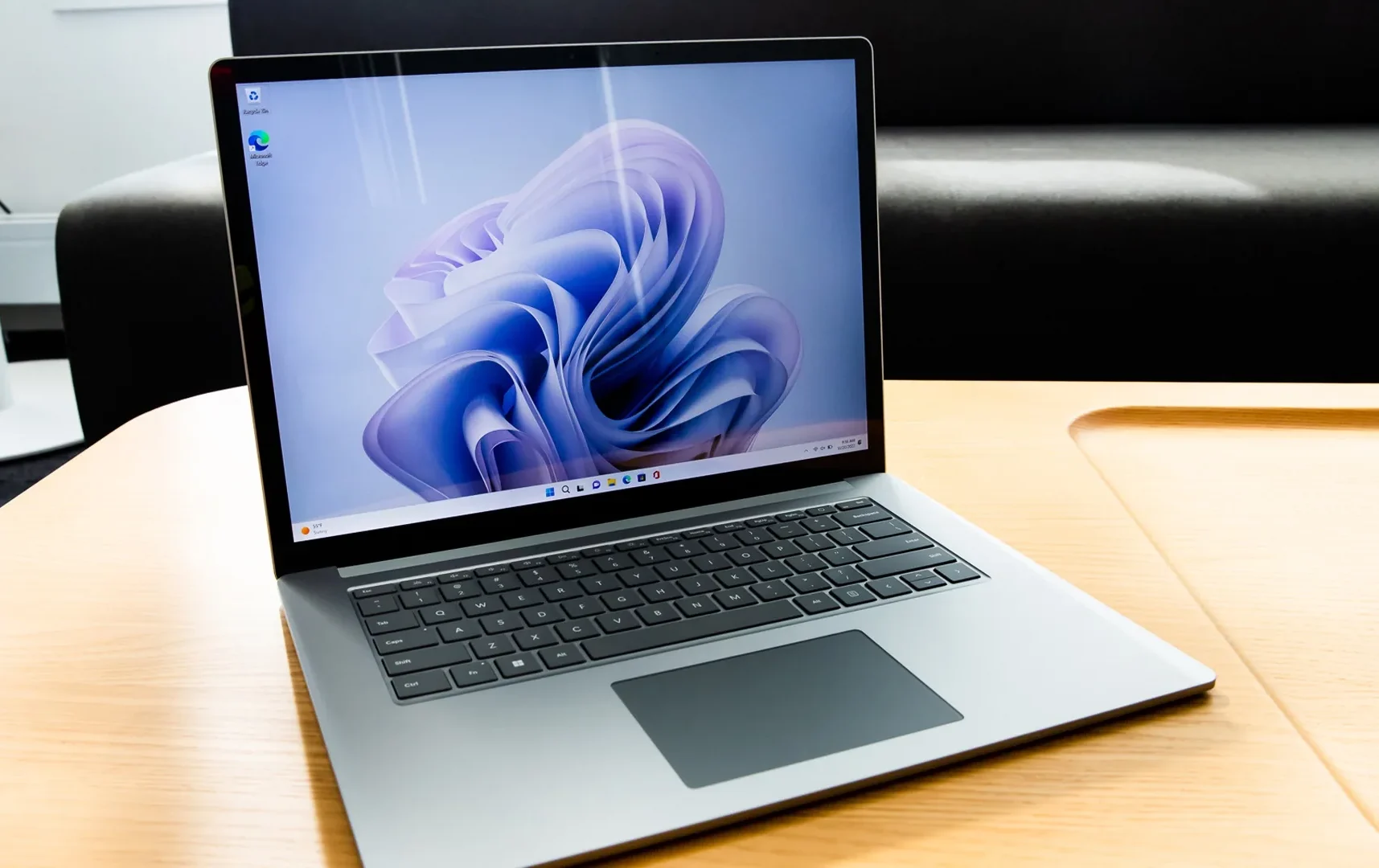 • بهترین مدل Microsoft Surface کدام است؟ چگونه مدل مناسب را برای خود انتخاب کنیم؟ مهر 1404